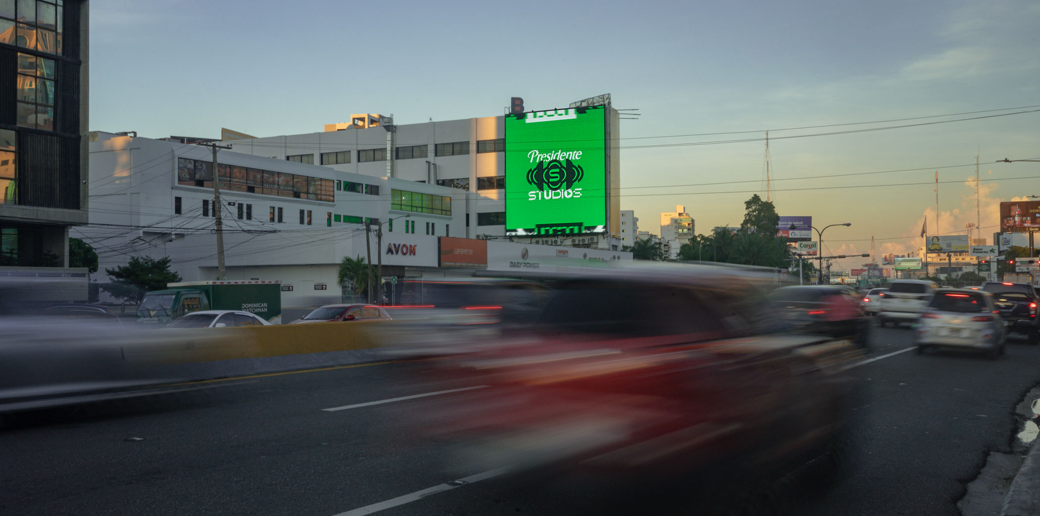 Billboard - DOOH - B-REX - Presidente Studio