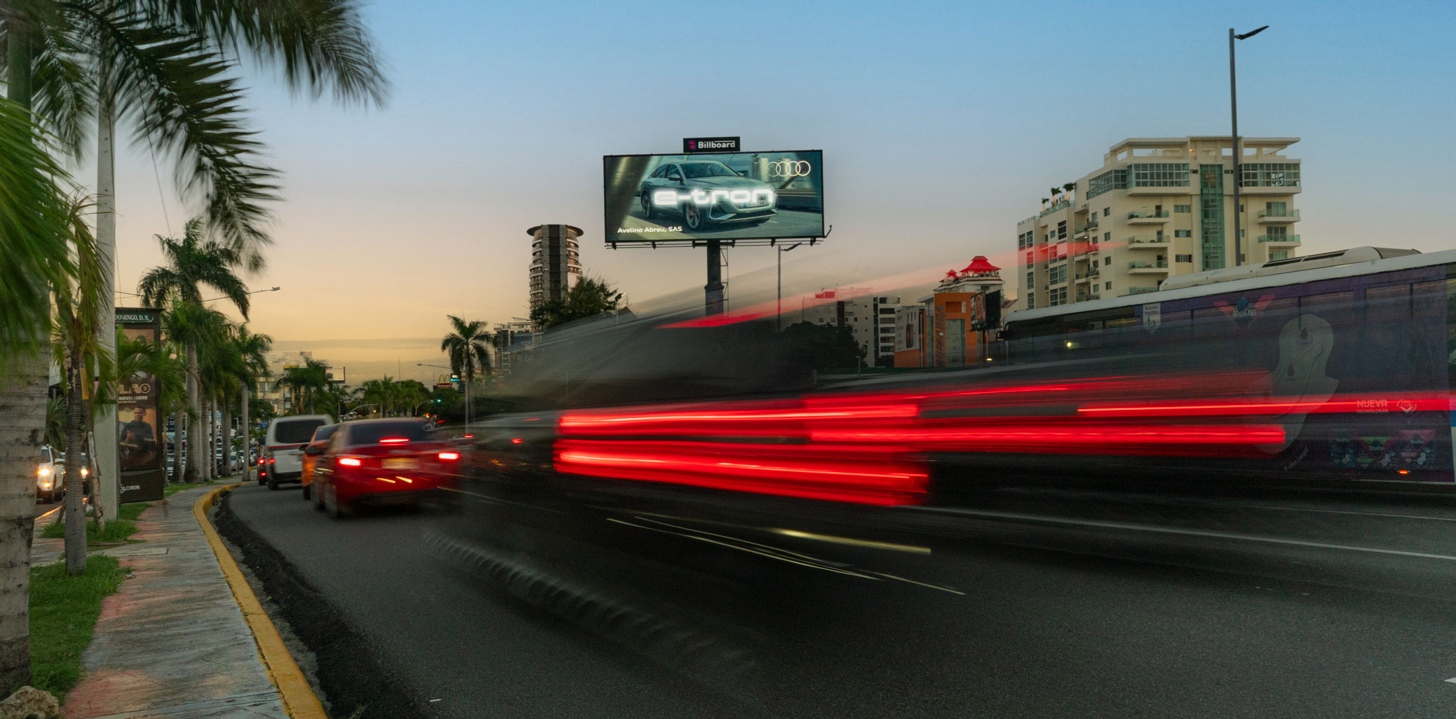 Billboard - DOOH - Churchill - E-tron