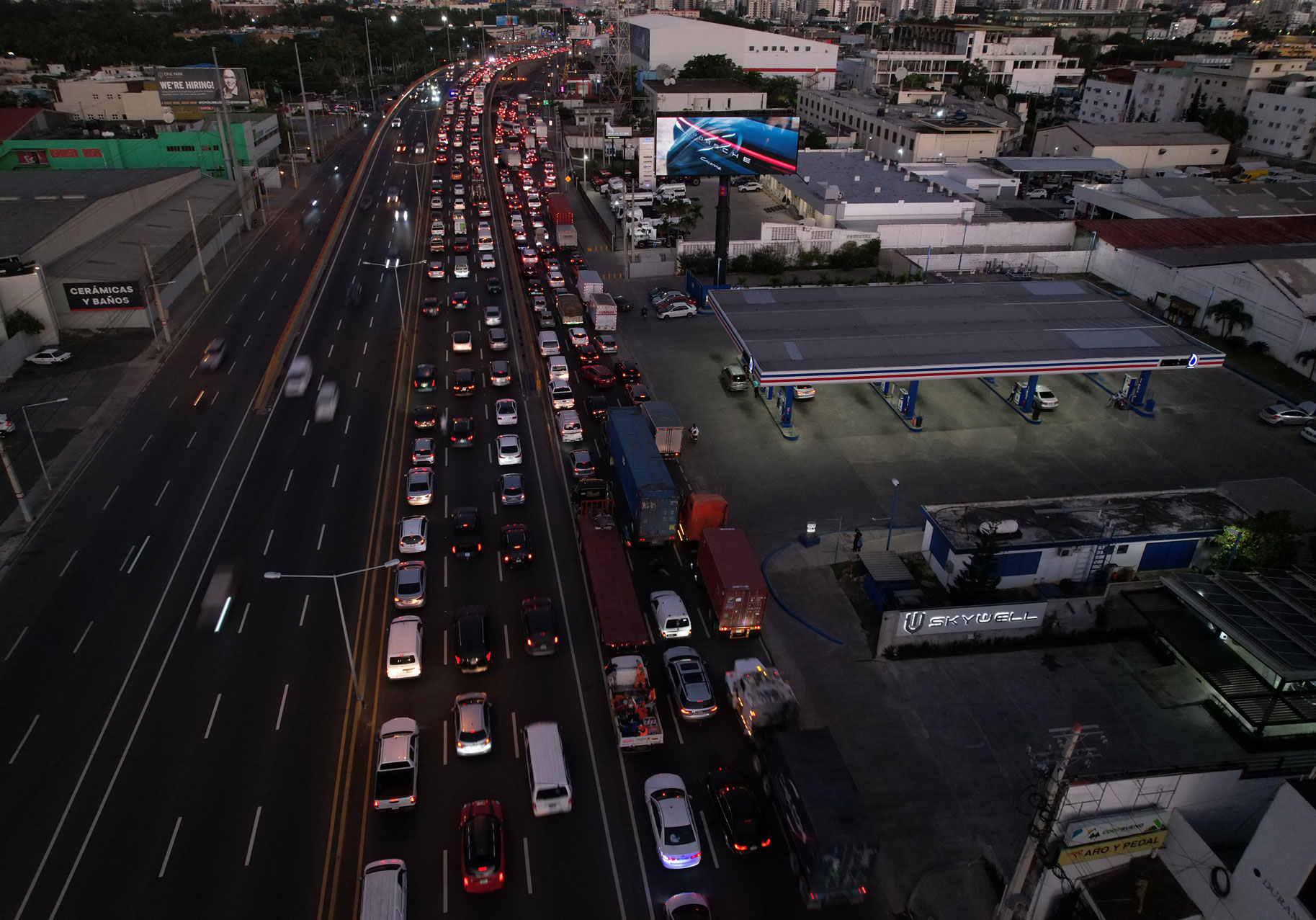 Billboard DOOH - Kennedy Entrada norte Kennedy - Porsche